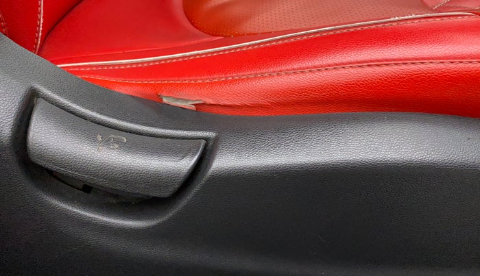 2018 Hyundai Creta E PLUS 1.6 PETROL, Petrol, Manual, 1,14,372 km, Driver Side Adjustment Panel