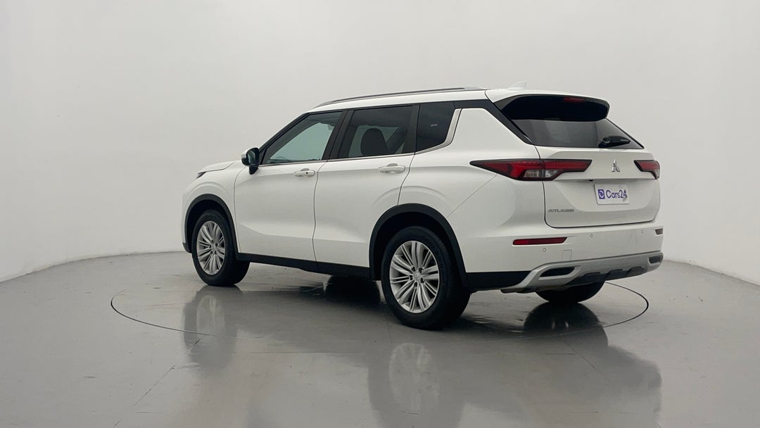 Left Back Diagonal (45- Degree) View