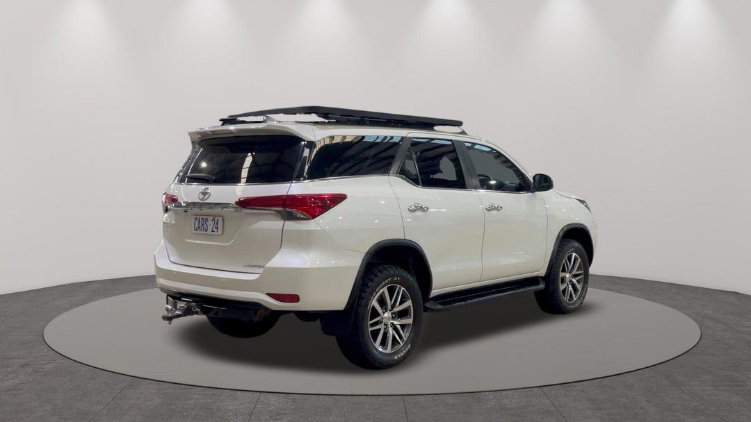 Right Back Diagonal (45- Degree) View