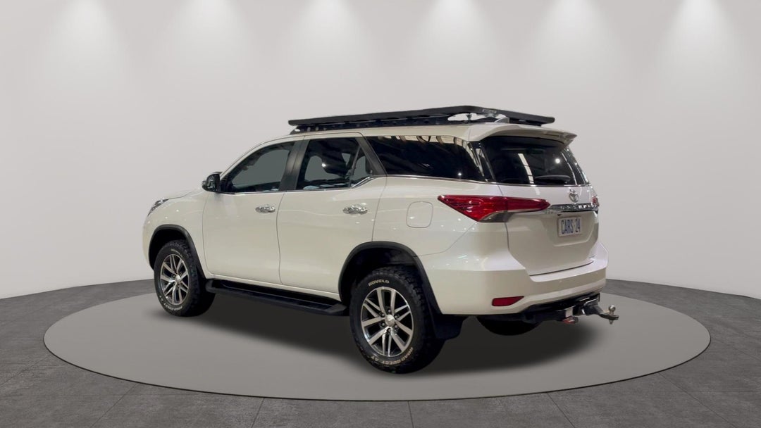 Left Back Diagonal (45- Degree) View