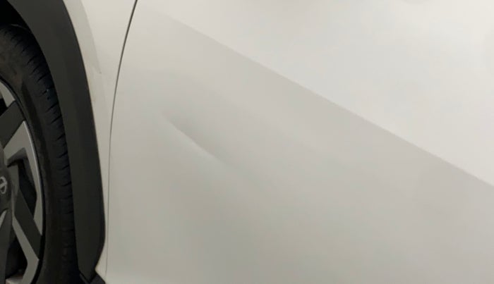 2021 Nissan MAGNITE XL, Petrol, Manual, 5,745 km, Front passenger door - Slightly dented