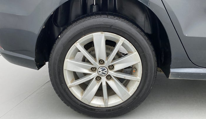 2016 Volkswagen Ameo HIGHLINE1.5L, Diesel, Manual, 1,09,668 km, Right Rear Wheel