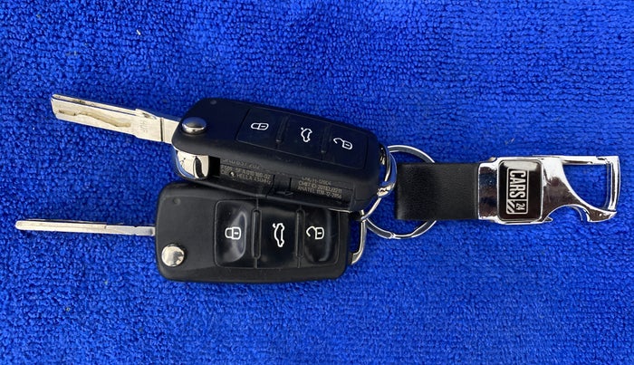 2016 Volkswagen Ameo HIGHLINE1.5L, Diesel, Manual, 1,09,668 km, Key Close Up