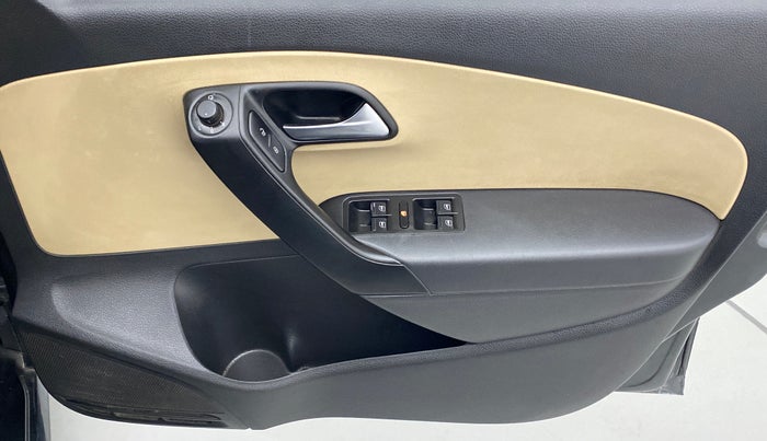 2016 Volkswagen Ameo HIGHLINE1.5L, Diesel, Manual, 1,09,668 km, Driver Side Door Panels Control