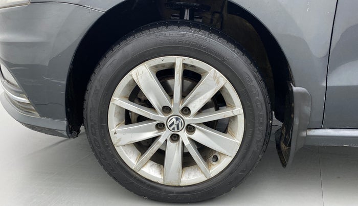 2016 Volkswagen Ameo HIGHLINE1.5L, Diesel, Manual, 1,09,668 km, Left Front Wheel
