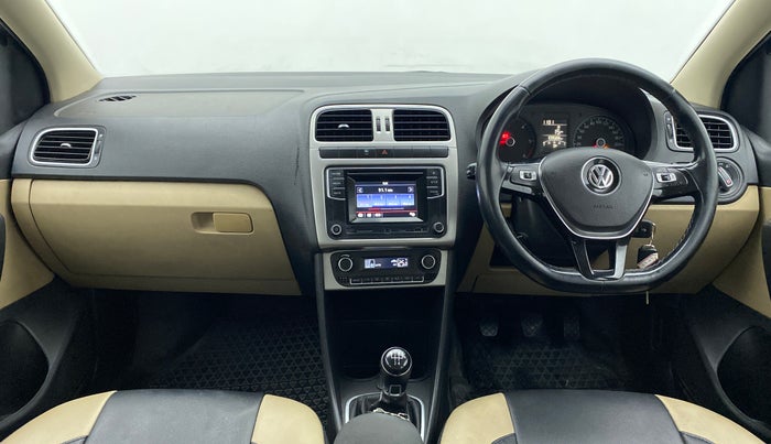 2016 Volkswagen Ameo HIGHLINE1.5L, Diesel, Manual, 1,09,668 km, Dashboard