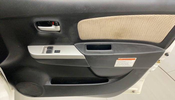 2017 Maruti Wagon R 1.0 LXI CNG, CNG, Manual, 1,17,691 km, Driver Side Door Panels Control
