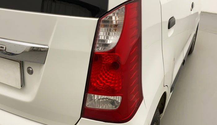 2017 Maruti Wagon R 1.0 LXI CNG, CNG, Manual, 1,17,691 km, Right tail light - Reverse gear light not functional