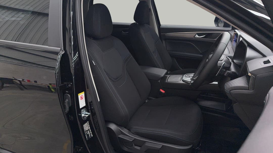 2025 GWM Haval Jolion Premium, Automatic, 8322 km, Right Side Front Door Cabin View