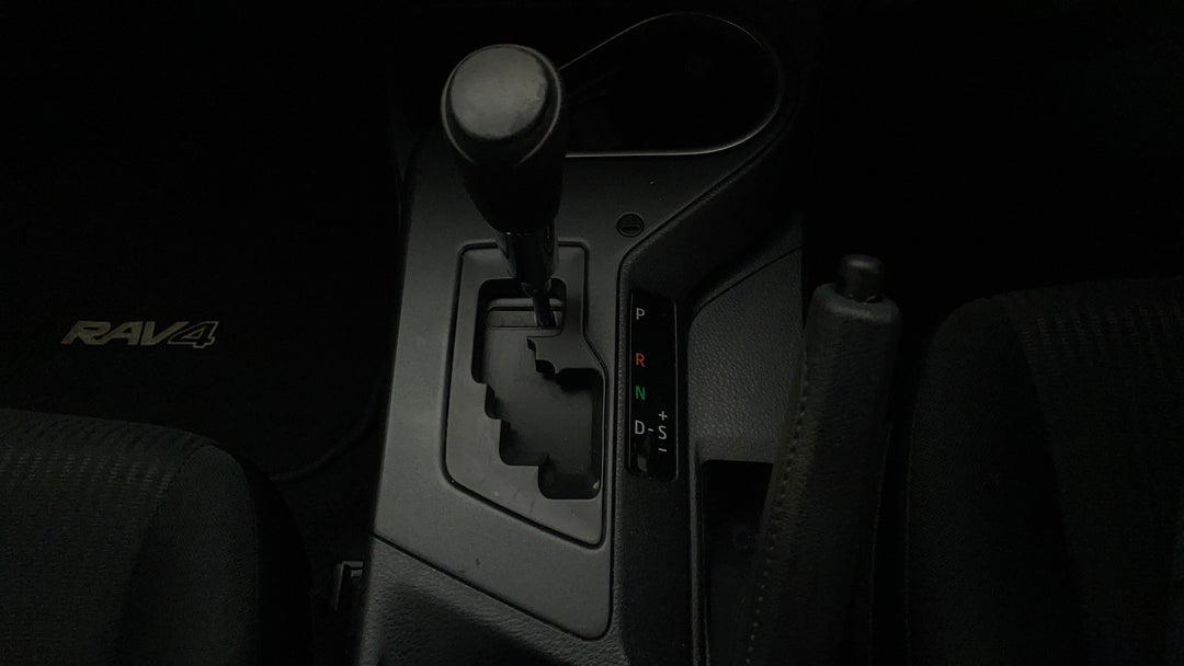 2016 Toyota RAV4 Gx (4x4), Automatic, 59313 km, Gear Lever 