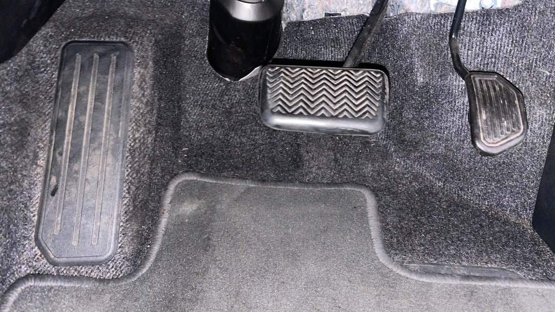 2016 Toyota RAV4 Gx (4x4), Automatic, 59313 km, Pedals and Footmat