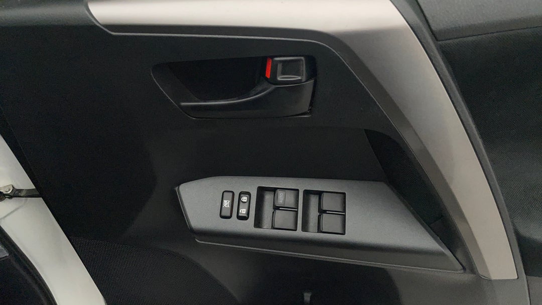 2016 Toyota RAV4 Gx (4x4), Automatic, 59313 km, Drivers Side Door Panel Controls