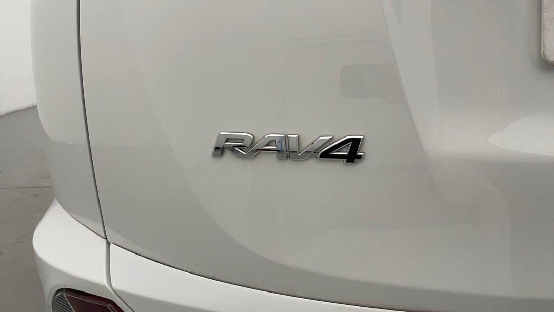 2016 Toyota RAV4 Gx (4x4), Automatic, 59313 km, Badge (Boot Left Side)