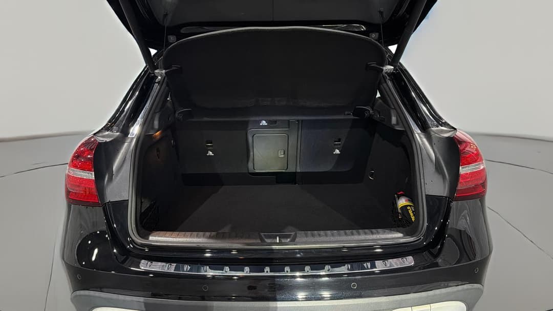 2018 Mercedes-benz GLA 180, Automatic, 55385 km, Boot Inside View