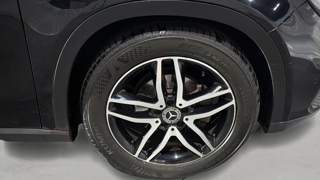 2018 Mercedes-benz GLA 180, Automatic, 55385 km, Right Front Wheel