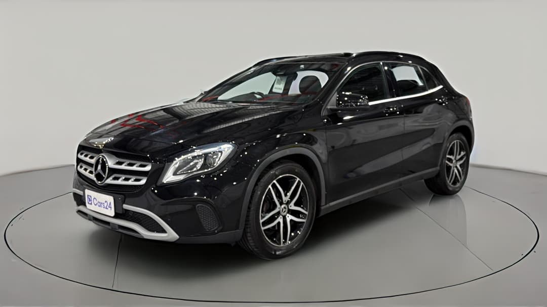 2018 Mercedes-benz GLA 180, Automatic, 55385 km, Left Front Diagonal (45- Degree) View