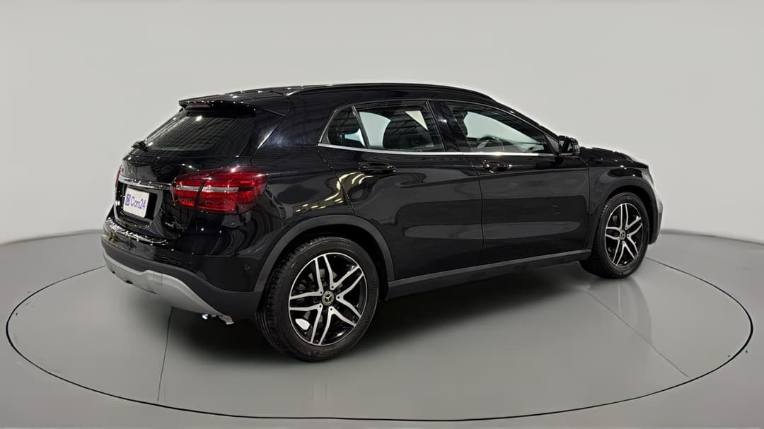 2018 Mercedes-benz GLA 180, Automatic, 55385 km, Right Back Diagonal (45- Degree) View