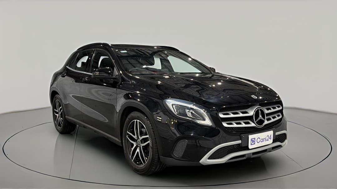 2018 Mercedes-benz GLA 180, Automatic, 55385 km, Right Front Diagonal (45- Degree) View