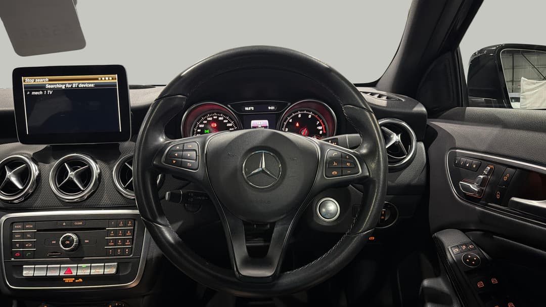 2018 Mercedes-benz GLA 180, Automatic, 55385 km, Steering Wheel Close-up