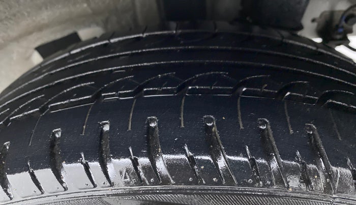 2017 Hyundai Grand i10 MAGNA 1.2 KAPPA VTVT, Petrol, Manual, Left Rear Tyre Tread