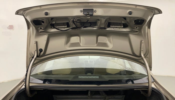 2017 Volkswagen Vento HIGHLINE 1.5 AT, Diesel, Automatic, 1,12,833 km, Boot Door Open