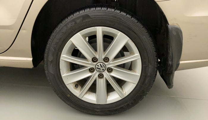 2017 Volkswagen Vento HIGHLINE 1.5 AT, Diesel, Automatic, 1,12,906 km, Left Rear Wheel