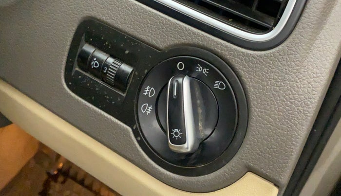 2017 Volkswagen Vento HIGHLINE 1.5 AT, Diesel, Automatic, 1,12,906 km, Dashboard - Headlight height adjustment not working