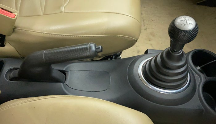 2015 Honda Amaze 1.2 SMT I VTEC, Petrol, Manual, 68,693 km, Gear Lever