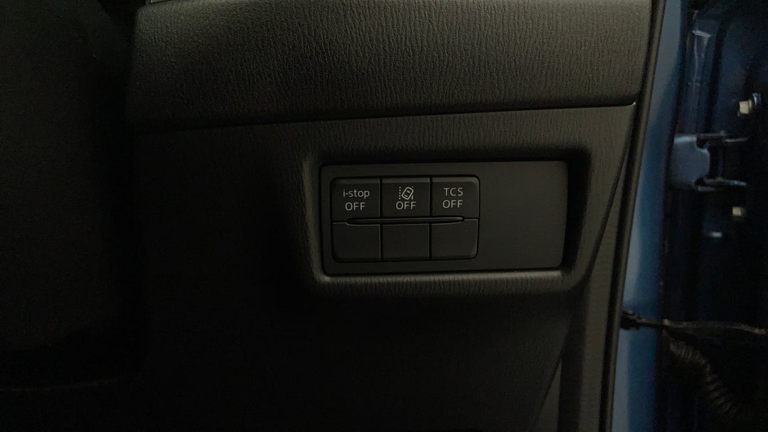 2022 Mazda CX-5 Maxx (FWD), Automatic, 66102 km, Utility Switches/Buttons