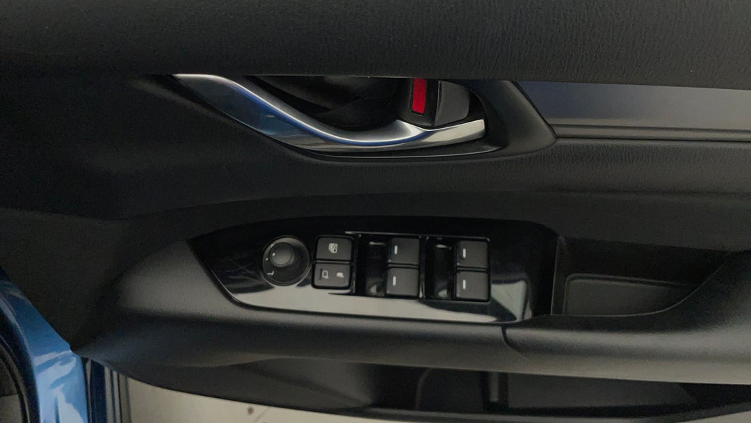 2022 Mazda CX-5 Maxx (FWD), Automatic, 66102 km, Drivers Side Door Panel Controls