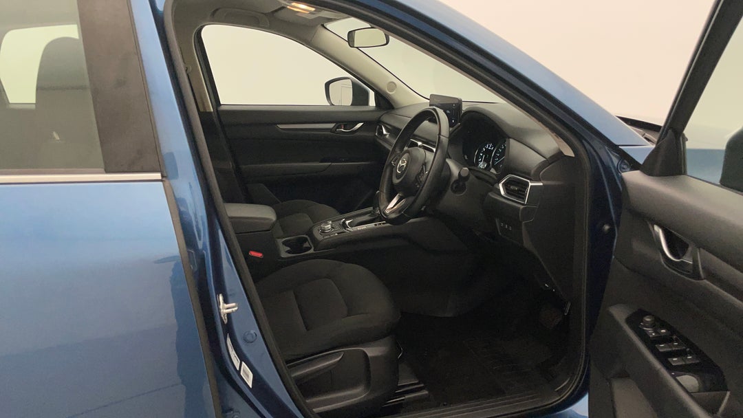 2022 Mazda CX-5 Maxx (FWD), Automatic, 66102 km, Right Side Front Door Cabin View