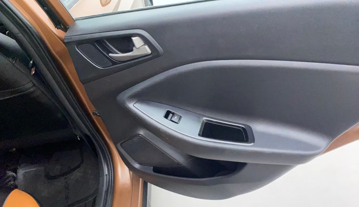 2015 Hyundai i20 Active 1.2 SX, Petrol, Manual, 87,413 km, Right rear window switch / handle - Minor damage