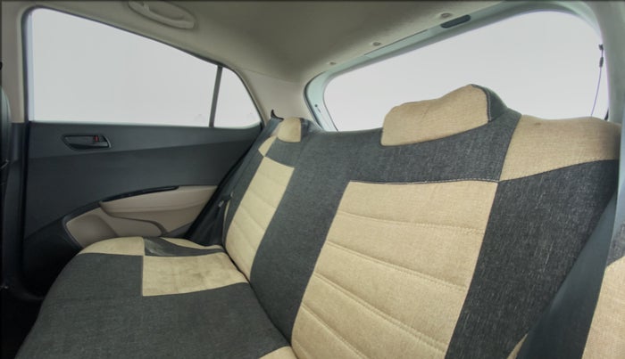 2017 Hyundai Grand i10 MAGNA 1.2 KAPPA VTVT, Petrol, Manual, 13,914 km, Right Side Rear Door Cabin