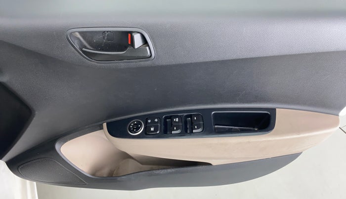 2017 Hyundai Grand i10 MAGNA 1.2 KAPPA VTVT, Petrol, Manual, 13,914 km, Driver Side Door Panels Control