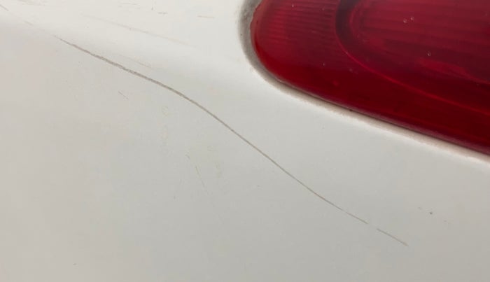 2016 Maruti Swift VXI, Petrol, Manual, 95,377 km, Left quarter panel - Minor scratches