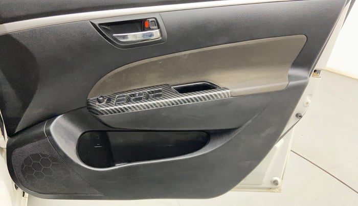 2016 Maruti Swift VXI, Petrol, Manual, 95,377 km, Driver Side Door Panels Control