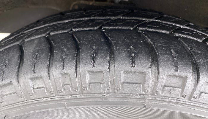 2019 Maruti Eeco 5 STR WITH AC PLUSHTR, Petrol, Manual, 12,584 km, Left Front Tyre Tread