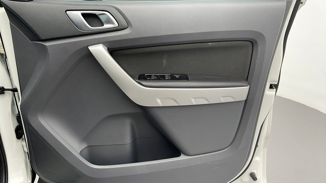 2015 Ford Ranger Xlt 3.2 (4x4), Manual, 113219 km, Speaker View