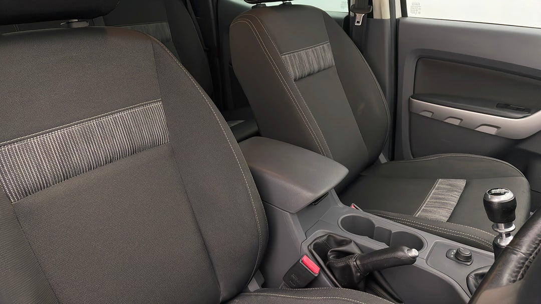 2015 Ford Ranger Xlt 3.2 (4x4), Manual, 113219 km, Right Side Front Door Cabin View