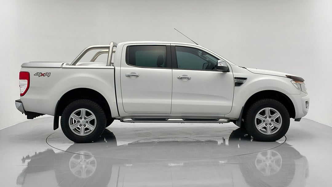 2015 Ford Ranger Xlt 3.2 (4x4), Manual, 113219 km, Right Side View
