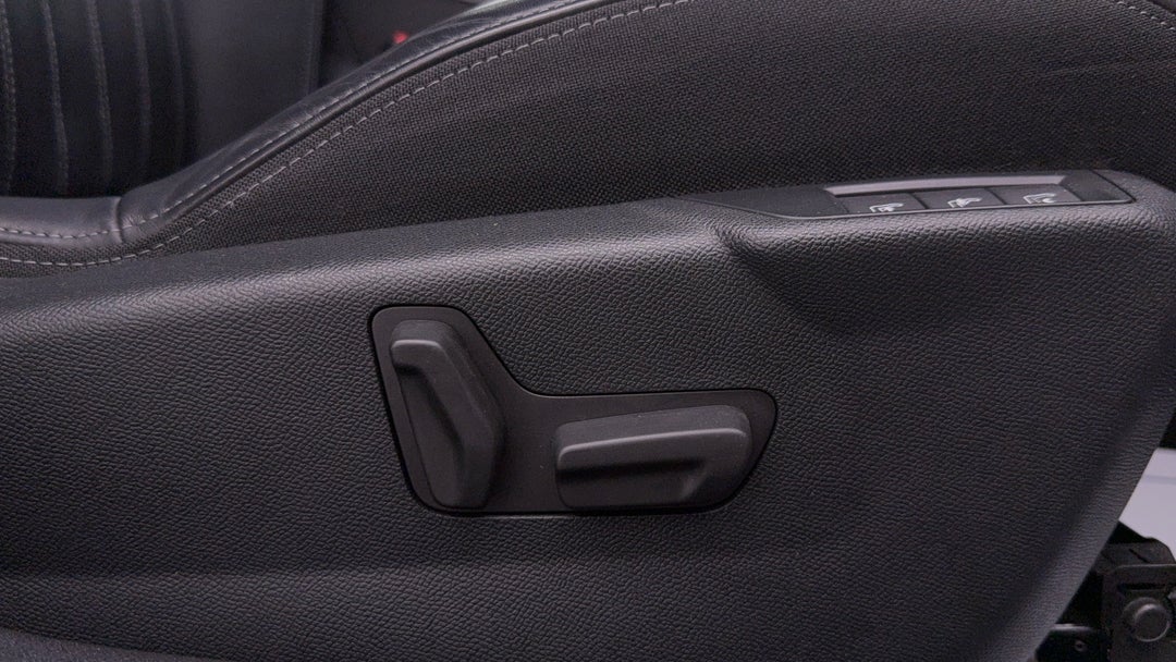 2020 Peugeot 2008 Gt Sport, Automatic, 72191 km, Drivers Side Adjustment Panel