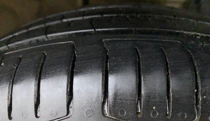 2016 Renault Pulse RXL PETROL, Petrol, Manual, 50,258 km, Right Front Tyre Tread