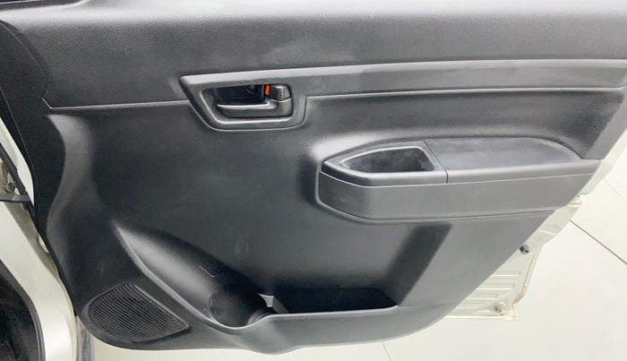 2020 Maruti S PRESSO VXI, Petrol, Manual, 17,545 km, Driver Side Door Panels Control