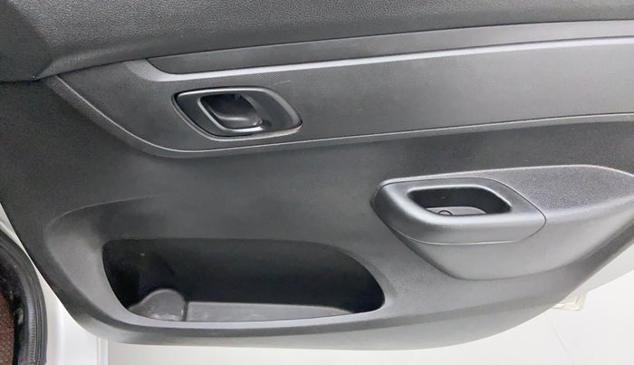 2017 Renault Kwid RXT, Petrol, Manual, 69,071 km, Driver Side Door Panels Control