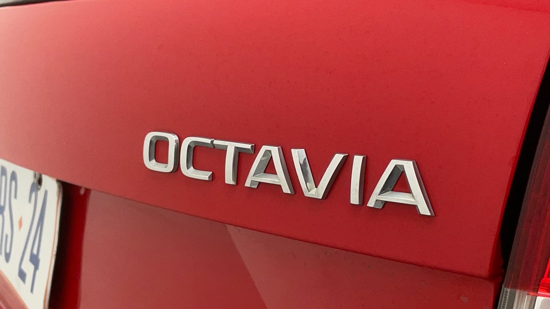 2016 SKODA Octavia 110 Tsi Ambition, Automatic, 113074 km, Badge (Boot Right Side)