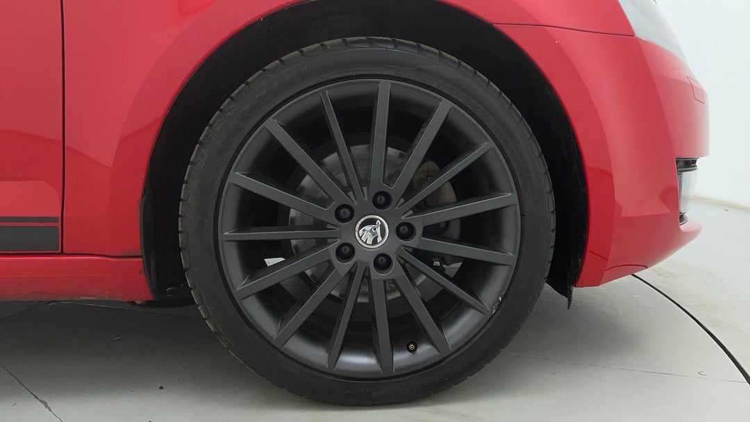 2016 SKODA Octavia 110 Tsi Ambition, Automatic, 113074 km, Right Front Wheel