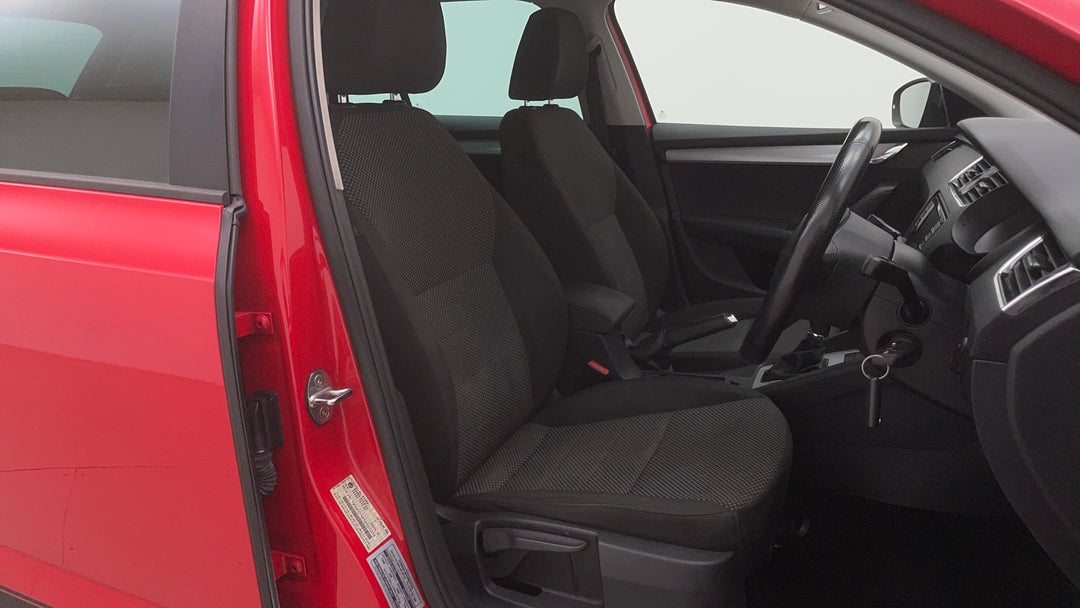 2016 SKODA Octavia 110 Tsi Ambition, Automatic, 113074 km, Right Side Front Door Cabin View