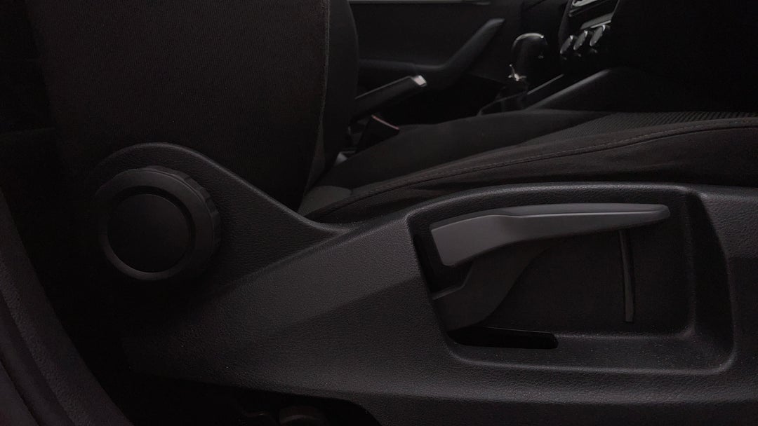 2016 SKODA Octavia 110 Tsi Ambition, Automatic, 113074 km, Drivers Side Adjustment Panel