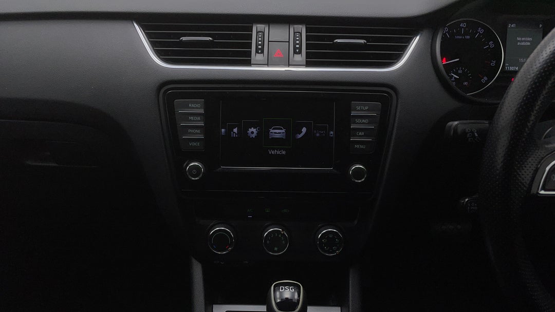 2016 SKODA Octavia 110 Tsi Ambition, Automatic, 113074 km, Center Console