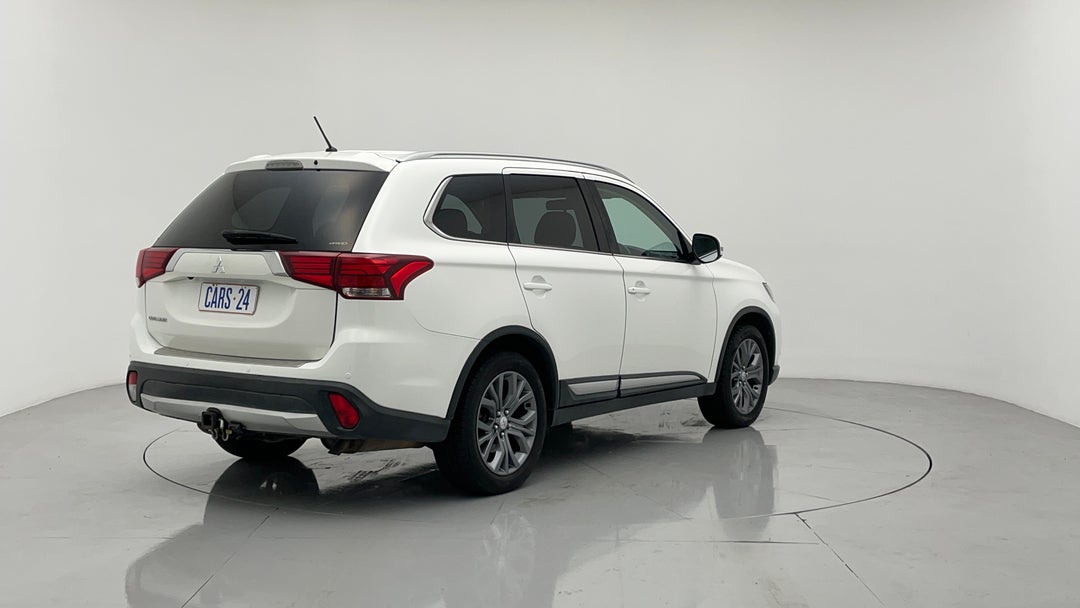 2016 Mitsubishi Outlander Ls (4x4), Automatic, 127661 km, Right Back Diagonal (45- Degree) View